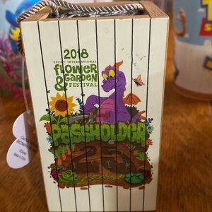 Epcot food and wine Christmas ornament 2018